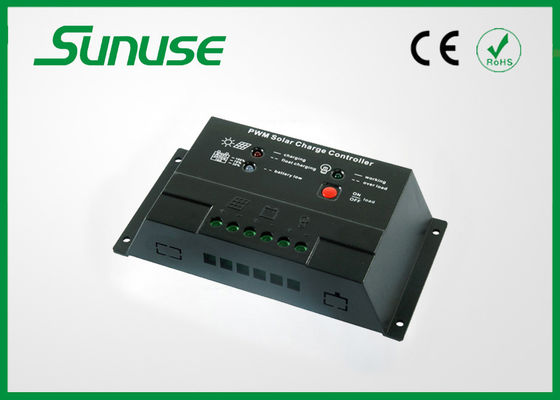 regulador de la carga del regulador del panel solar de 20a 12V 24V PWM con la pantalla LED