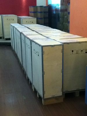 電源遮断の 600W 屋上の自動積み過ぎの保護の太陽格子システム
