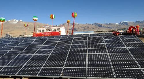 monocrystallline の太陽電池パネルの好みは VDE、IEC、CSA、UL、CEC、MCS のセリウム、ISO の ROHS の証明と太陽電池パネルを比較します