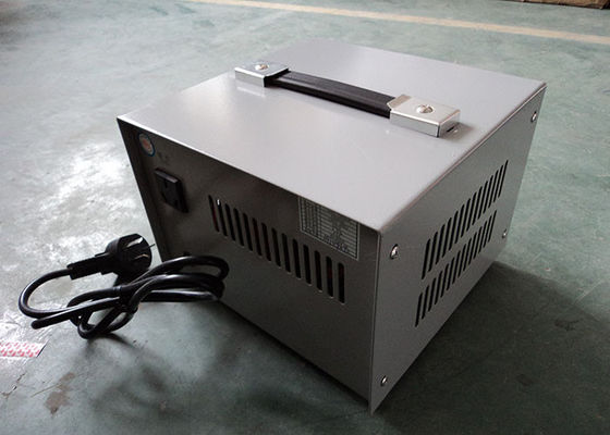 Régulateur de tension d'intérieur de stabilisateur monophasé AVR de 1 KVA IP20 pour l'ordinateur