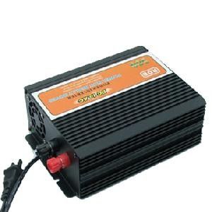 ডিসি 24V 2000w ঢেউ 5kw এসি বিশুদ্ধ সাইন ওয়েভ বৈদ্যুতিন সংকেতের মেরু বদল শক্তি বৈদ্যুতিন সংকেতের মেরু বদল 24V বৈদ্যুতিন সংকেতের মেরু বদল করার