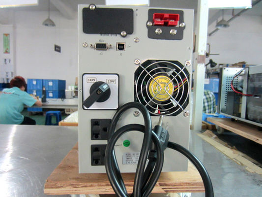 3 केवीए रैक माउन्टेबल ऑनलाइन यूपीएस 110 वी / 220 वी एसी 0.9 पावर फैक्टर