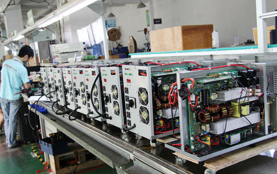 선택적인 1000va 선반이 거치하는 명목상 전압은 개인용 컴퓨터를 위한 건전지 보충을 올립니다