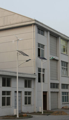 Luzes de rua conduzidas postas solares máximas da eficiência 30w, controle eletrônico automático